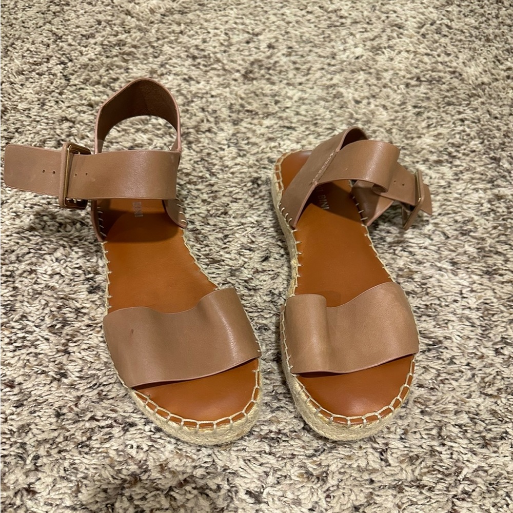 Gianni Bini Sandals